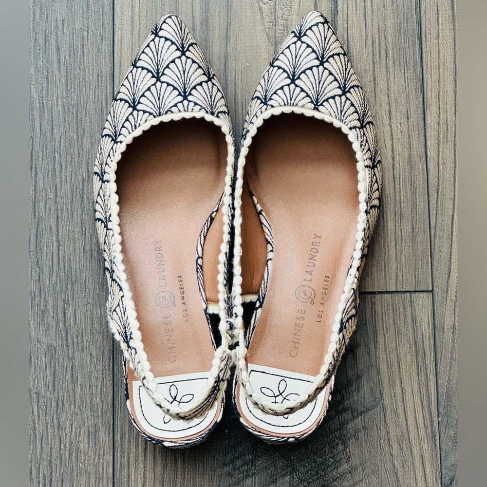 Chinese Laundry Women's Mango Pointed Toe Slingback Pumps Size 8 (38.5) - Picture 4 of 16